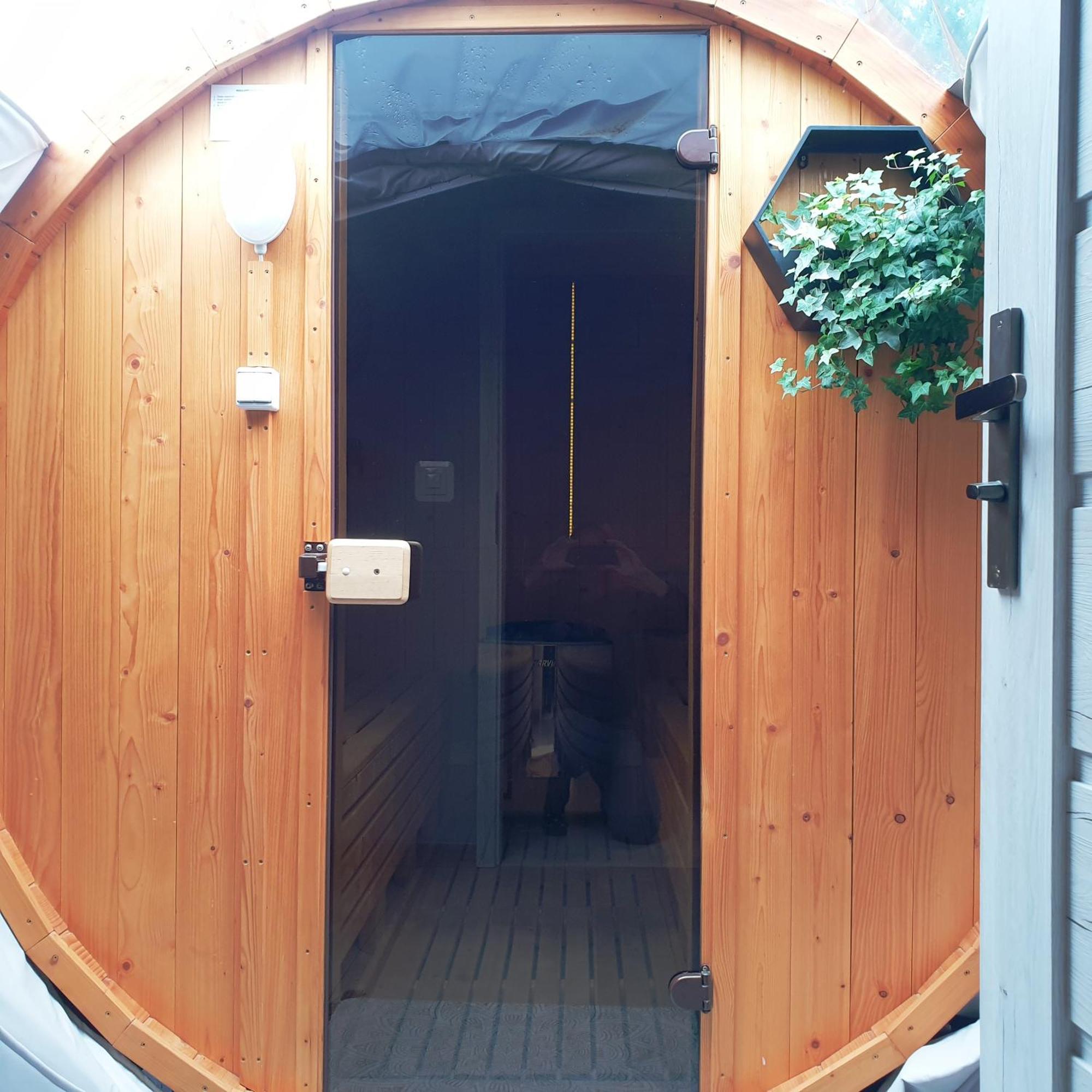 Podniebny Glamping Hotel Borsk Exterior photo